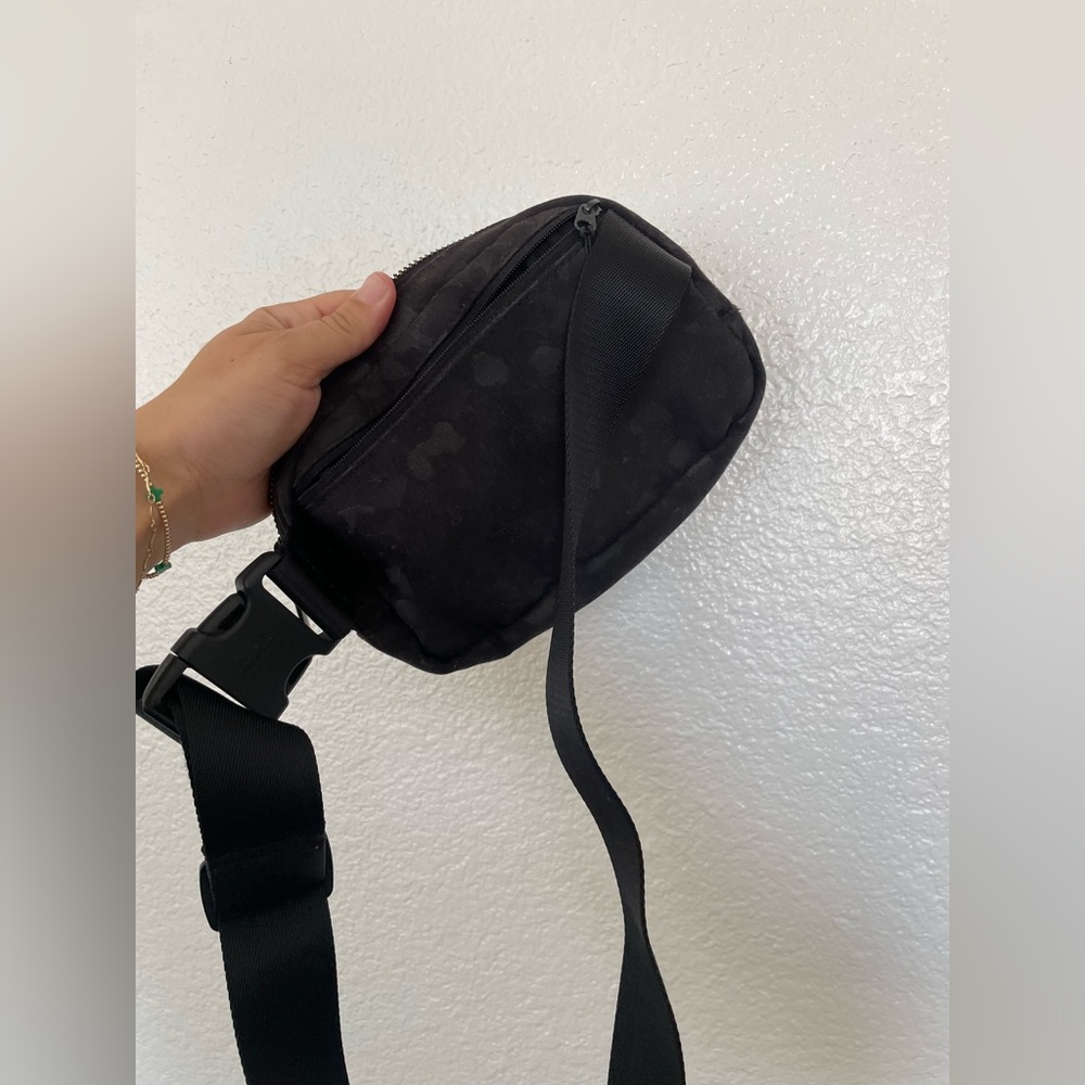 Lululemon Belt bag - Picture 2 of 3